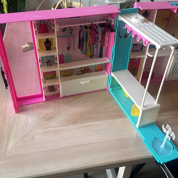 2019 Barbie Mattel Pink Folding Dream Closet Wardrobe Carry Case USED - Picture 3 of 10